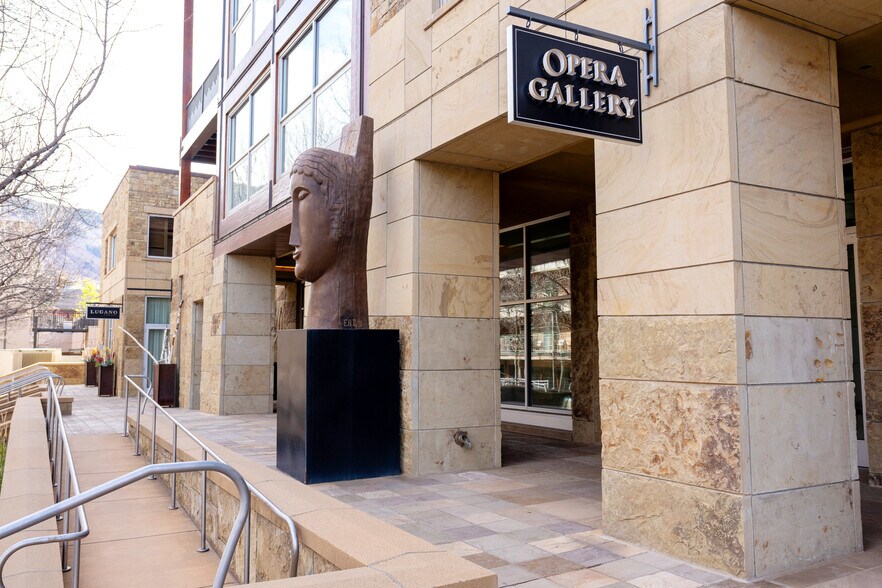 More Photos Of 501 E Dean St, Aspen Hotel For Lease