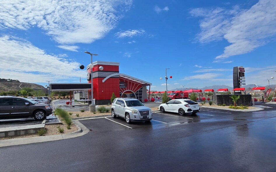 More Photos Of 5700 N Mesa Dr, El Paso Storefront For Lease