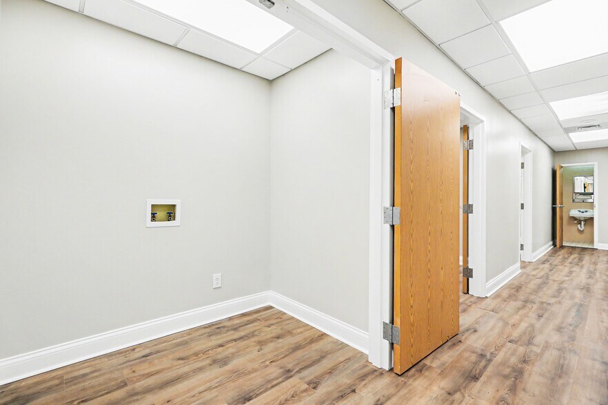 More Photos Of 470 Lake Concord Rd NE, Concord Office For Lease