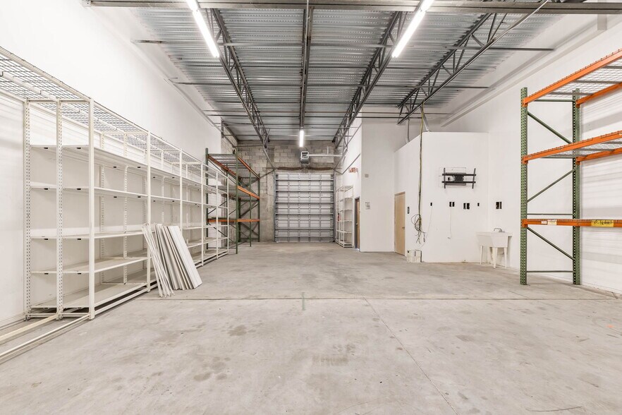 More Photos Of 1480 NE 131st St, Miami Warehouse For Sale
