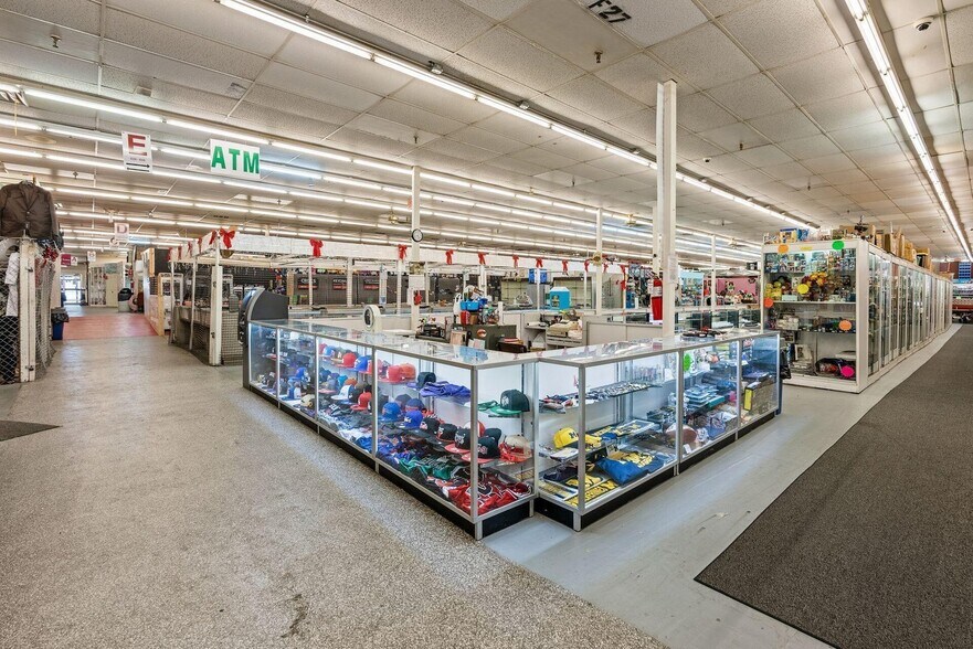 More Photos Of 4170 W Broad St, Columbus Storefront For Sale