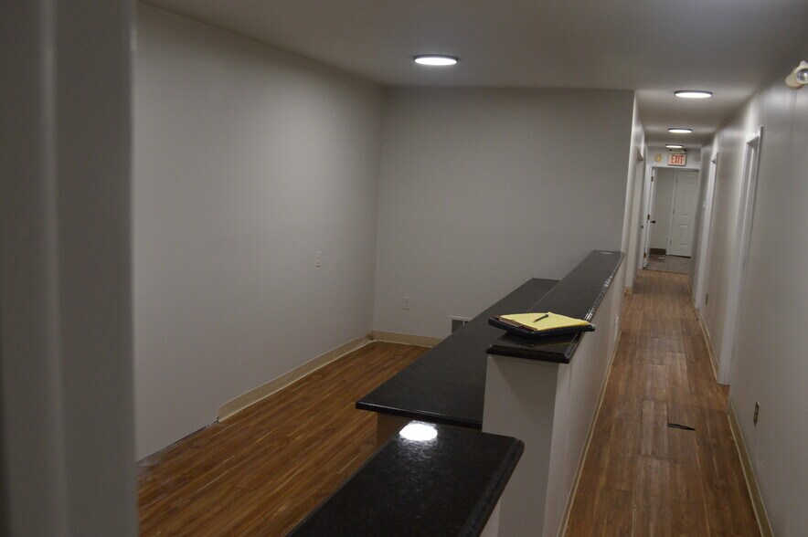 More Photos Of 1457 Nottingham Way, Hamilton Office For Sale