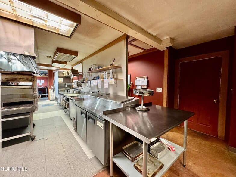 More Photos Of 404 W Vine St, Edgerton Restaurant For Sale