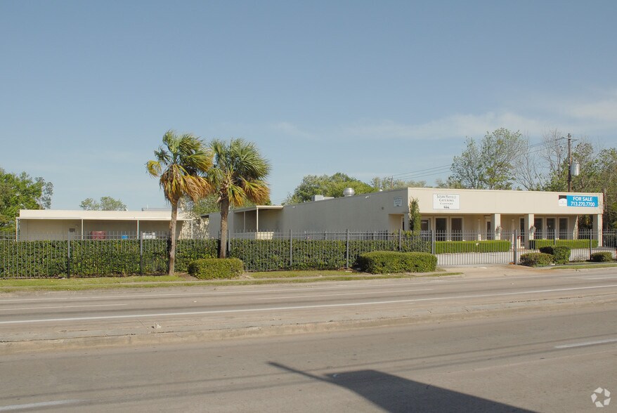 More Photos Of 2909 Fountainview Dr, Houston Storefront For Lease
