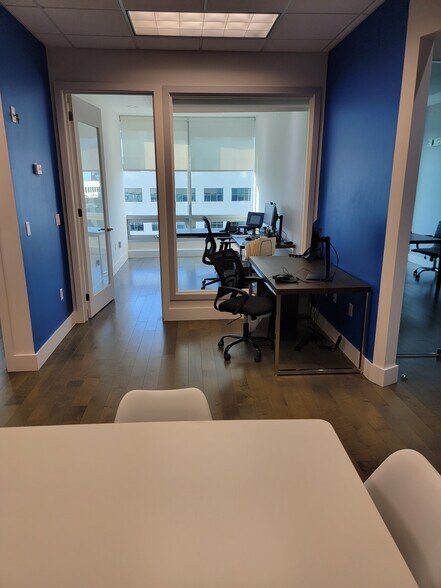 More Photos Of 20900 NE 30th Ave, Aventura Office Residential For Lease