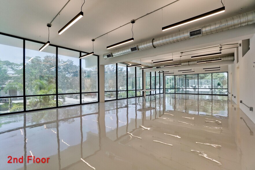 More Photos Of 1551 2nd St, Sarasota Office For Sale