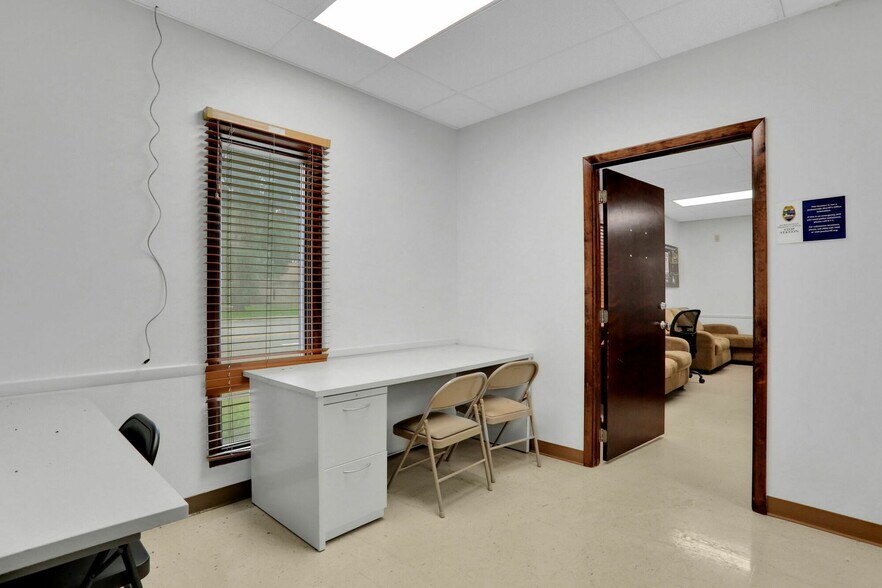 More Photos Of 1712-1736 University Blvd S, Jacksonville Medical For Sale