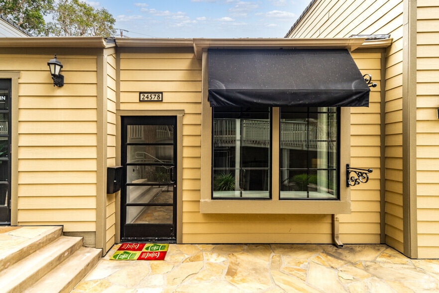 More Photos Of 24520-24590 Hawthorne Blvd, Torrance Unknown For Lease