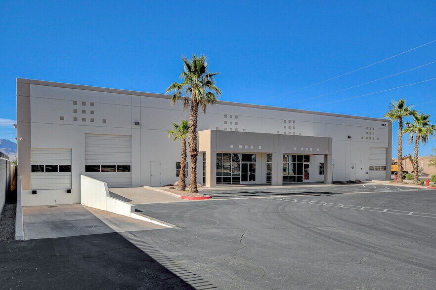 More Photos Of 200 Sunpac Ave, Henderson Warehouse For Sale