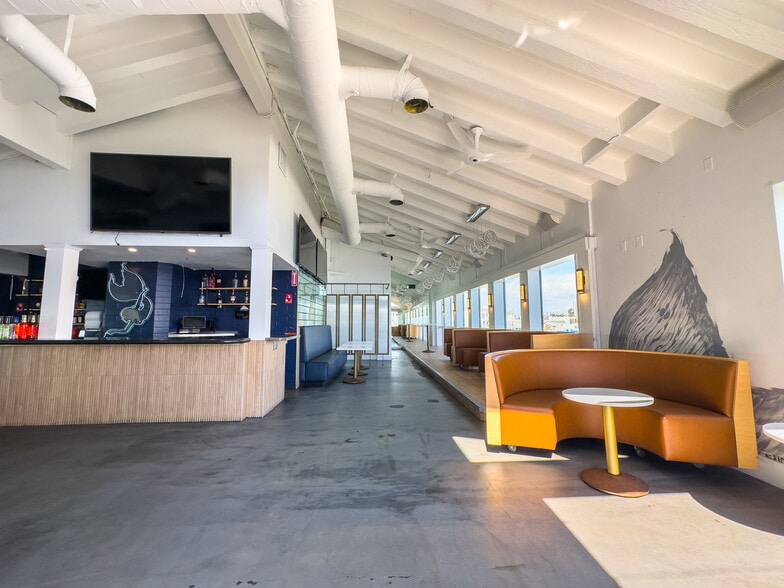More Photos Of 2406 Newport Blvd, Newport Beach Restaurant For Lease