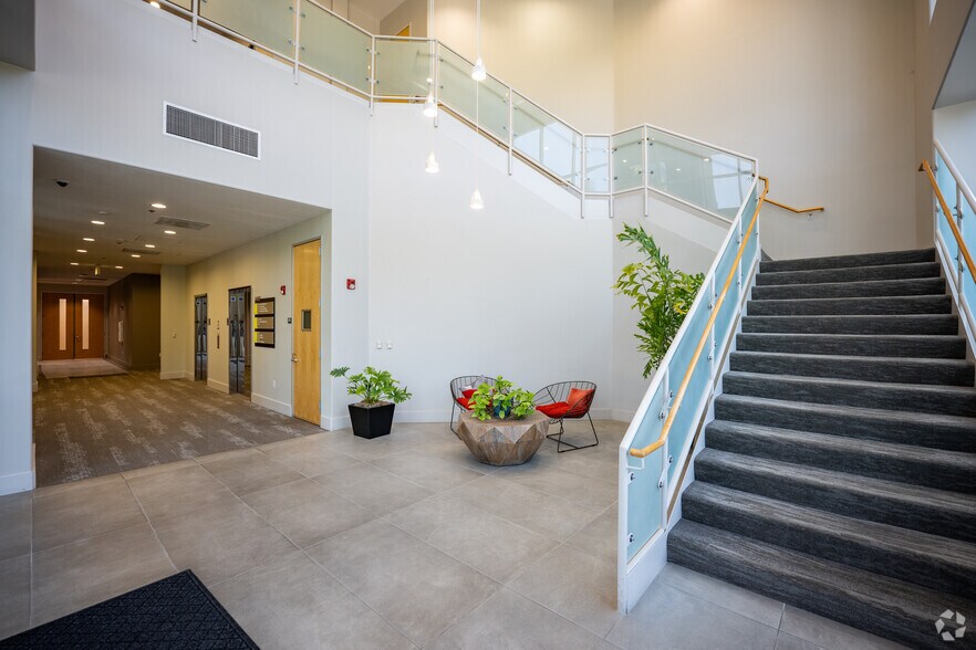 More Photos Of 1435 N McDowell Blvd, Petaluma Office For Lease
