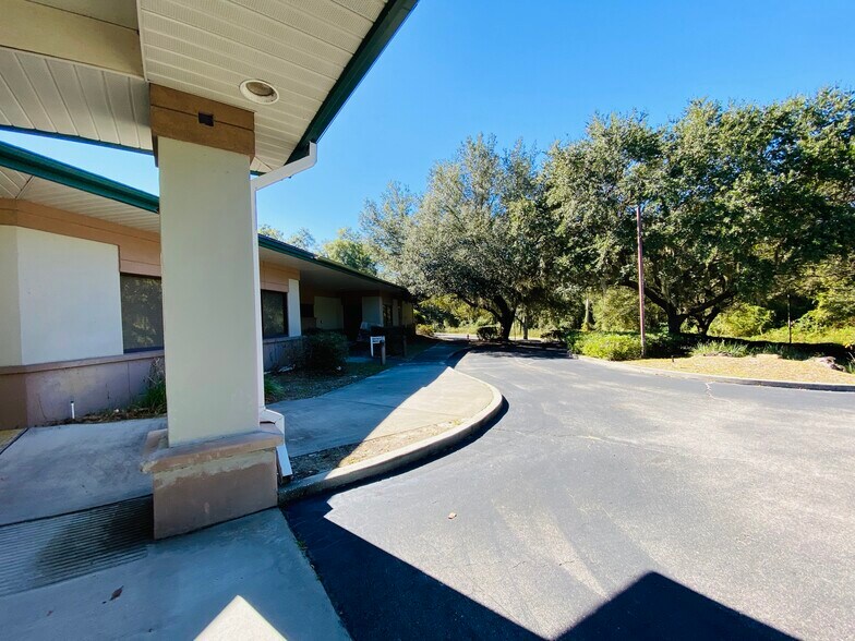 More Photos Of 404 Hall of Fame Dr, Lake City Medical For Lease