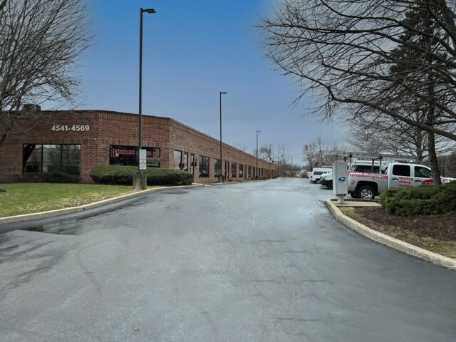 More Photos Of 4511-4569 Prime Pky, Mchenry Warehouse For Lease
