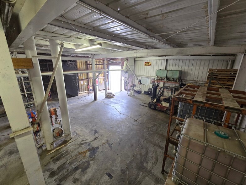 More Photos Of 10199 S Wayne Rd, Warren Showroom For Sale