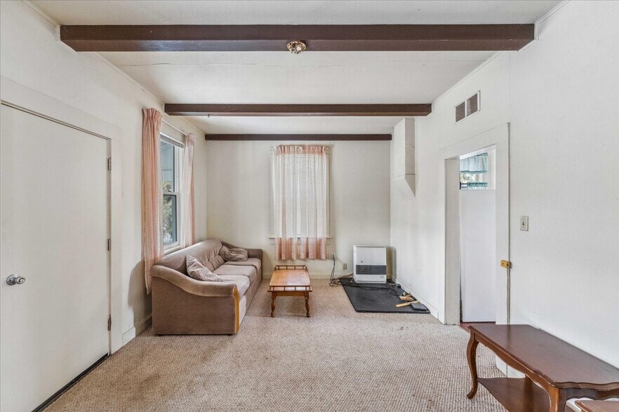 More Photos Of 17604 US-97 Hwy, Weed Apartments For Sale