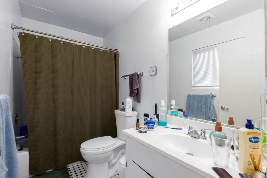 More Photos Of 4355 Iowa St, San Diego Apartments For Sale