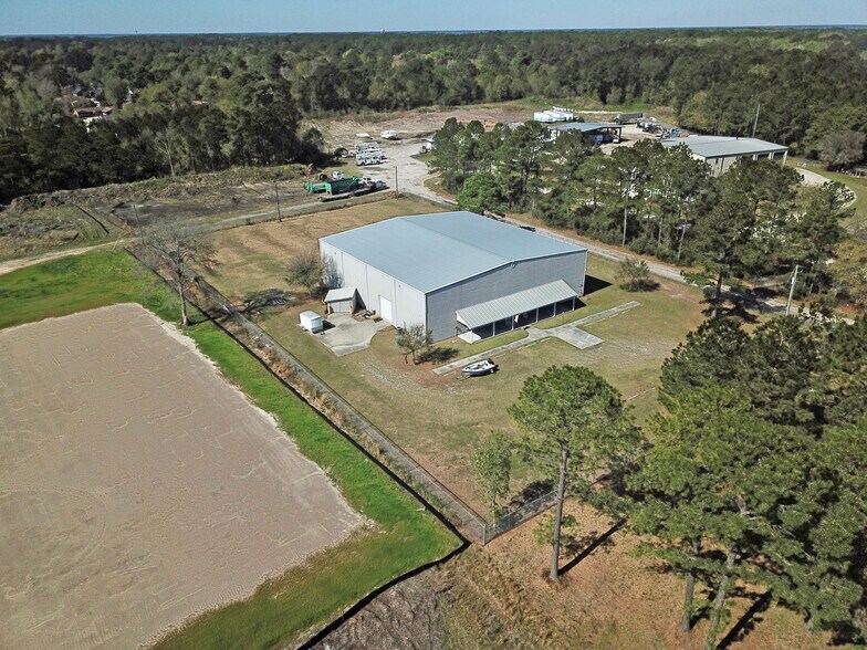 More Photos Of 89 Schein Loop, Beaufort Industrial For Sale