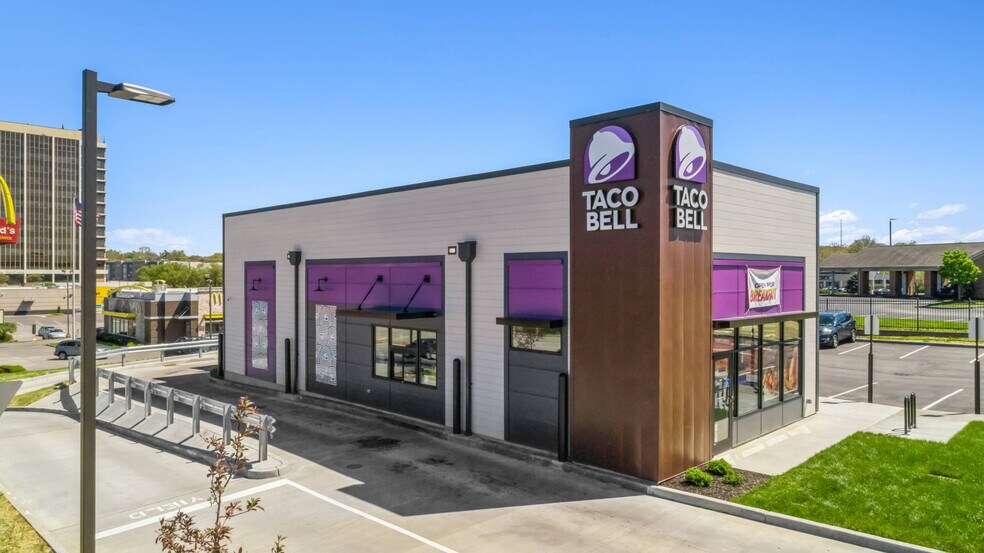 Primary Photo Of 1810 E Seymour Ave, Cincinnati Fast Food For Sale