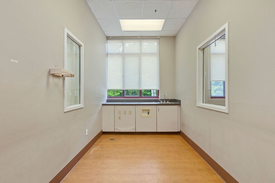 More Photos Of 1922 K M Wicker Memorial Dr, Sanford Medical For Lease