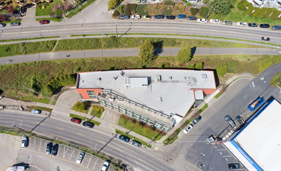 More Photos Of 100 NE Northlake Way, Seattle Office For Sale