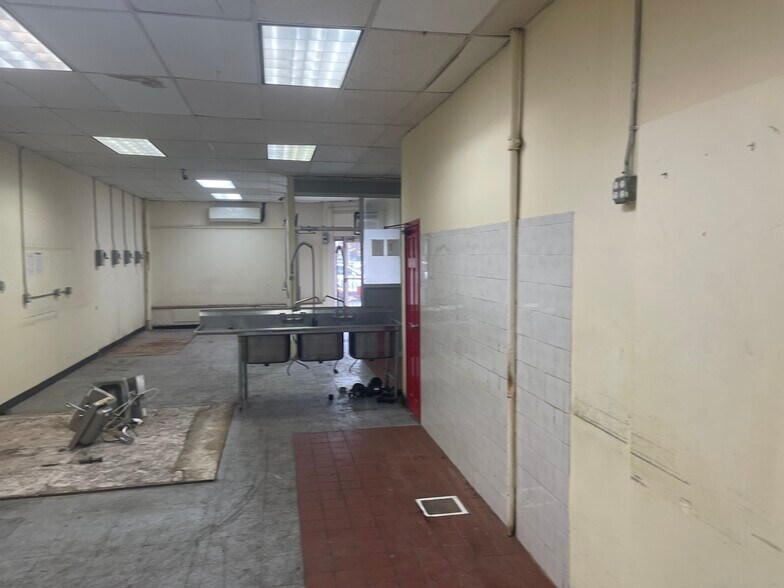 More Photos Of 41-10 29th St, Long Island City Storefront Retail Office For Lease