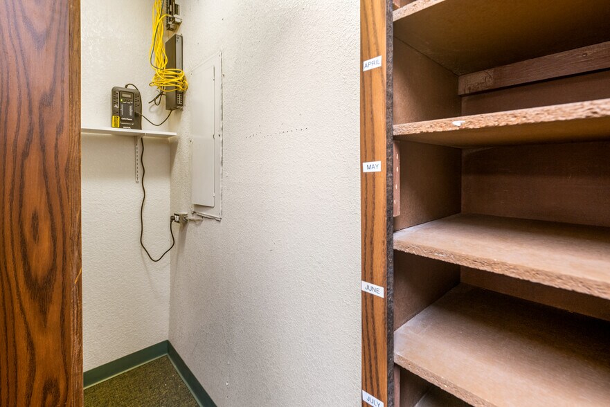 More Photos Of 760 S Stapley Dr, Mesa Office For Lease