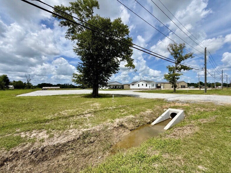 More Photos Of 6536 US-90, Lake Charles Light Manufacturing For Sale