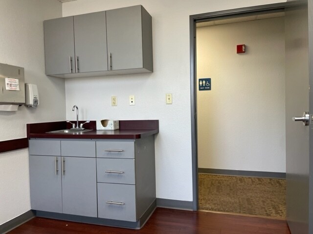 More Photos Of 10503 W Thunderbird Blvd, Sun City Medical For Lease