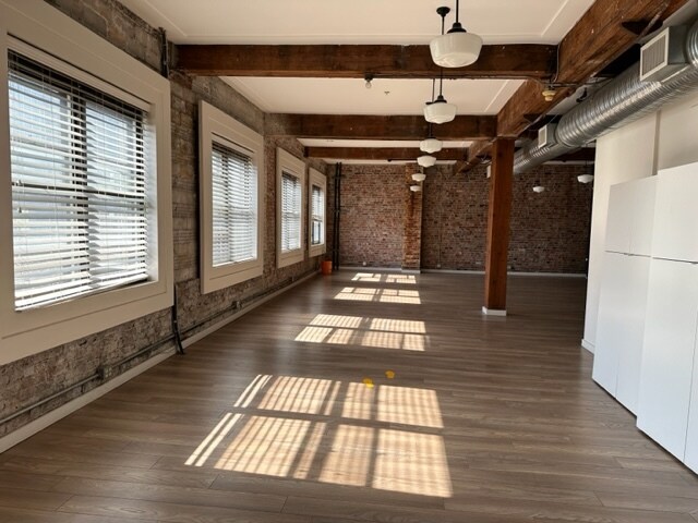 More Photos Of 613 Front St, New Westminster Office For Lease