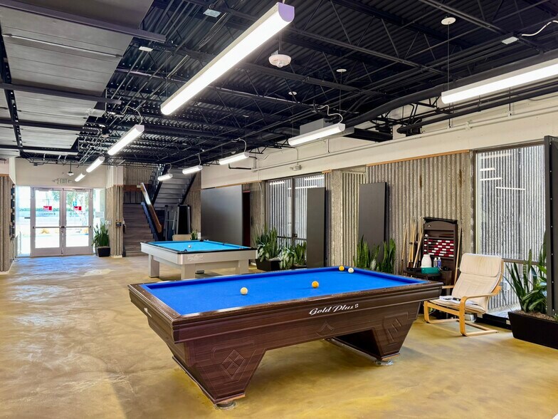 More Photos Of 17550 Gillette Ave, Irvine Manufacturing For Sale