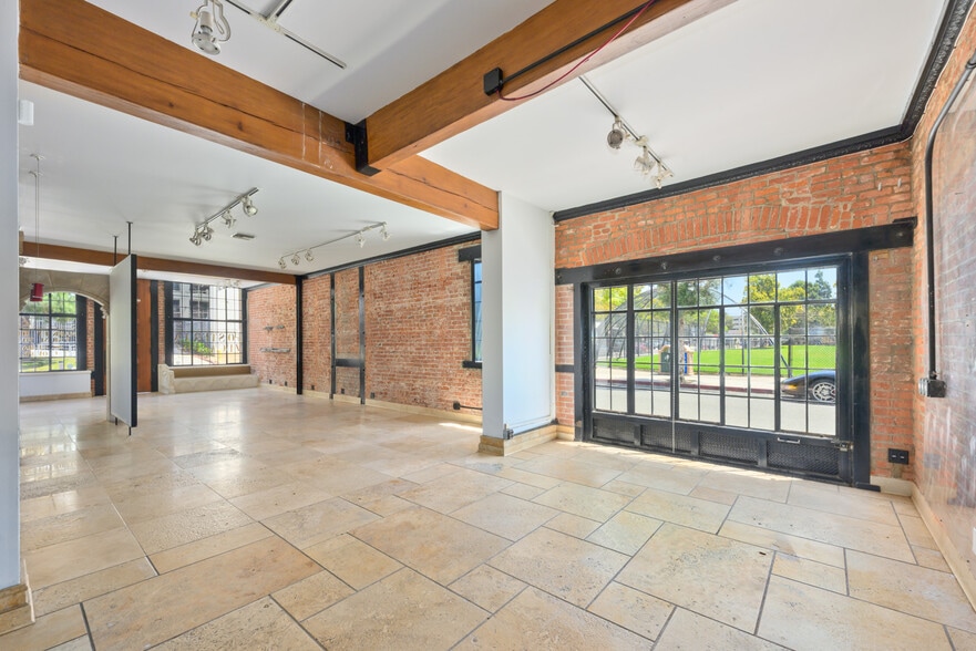 More Photos Of 1002 W 3rd St, Santa Ana Office For Sale