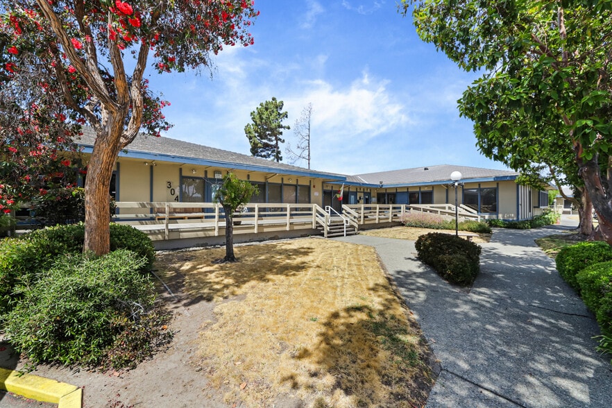 More Photos Of 300 Pendleton Way, Oakland Office For Sale