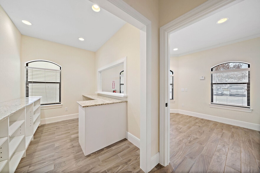 More Photos Of 21386 Provincial Blvd, Katy Medical For Sale