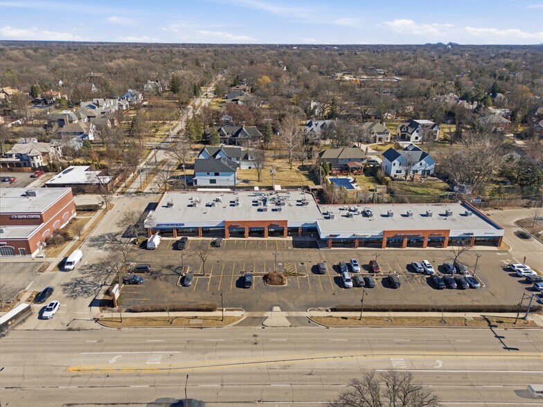 More Photos Of 1803-1837 Waukegan Rd, Glenview Unknown For Lease