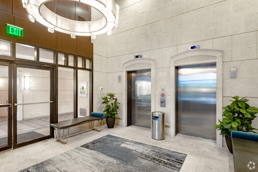 More Photos Of 401 NE Mizner Blvd, Boca Raton Apartments For Sale