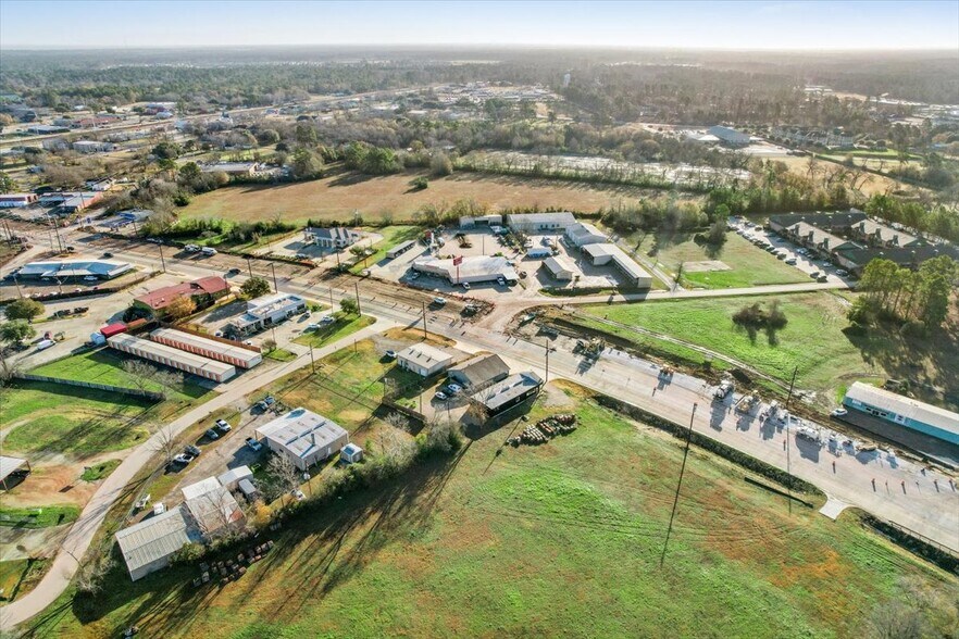 More Photos Of 19010 FM 1488, Magnolia Storefront Retail Office For Sale