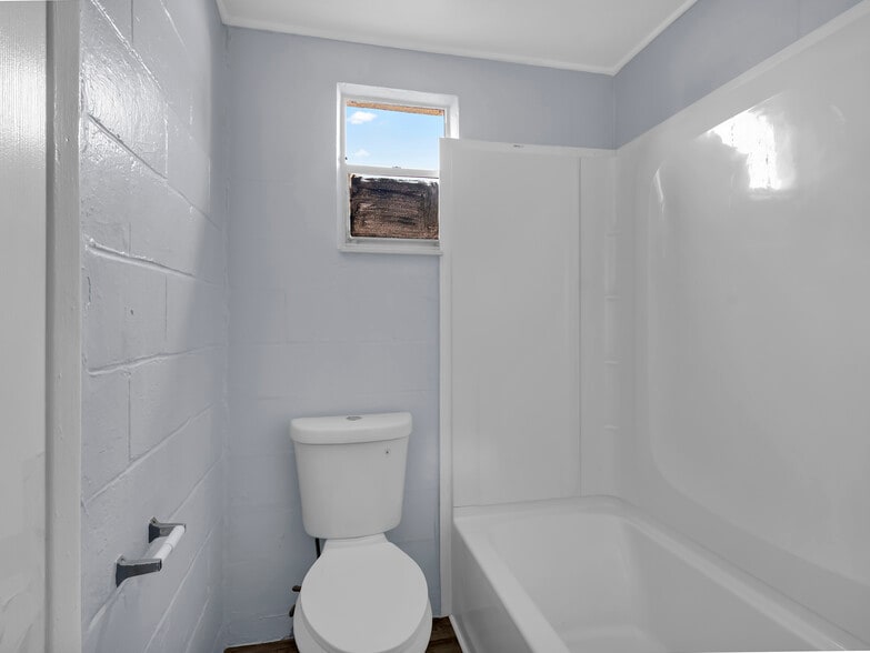 More Photos Of 301 SW 3rd Ter, Mulberry Apartments For Sale