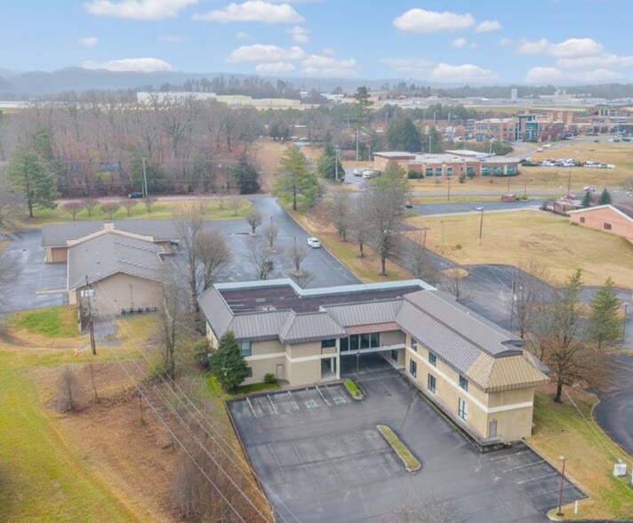 More Photos Of 675 Middle Creek Rd, Sevierville Medical For Sale