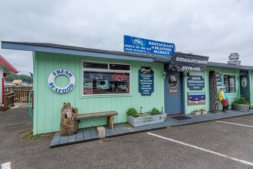 More Photos Of 142 Bay Front Loop, Winchester Bay General Retail For Sale