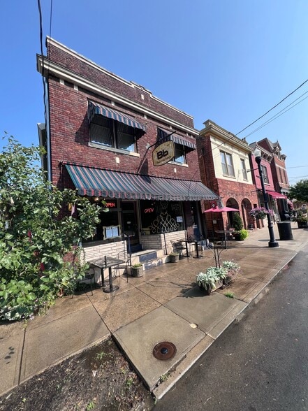More Photos Of 313 Fairfield Ave, Bellevue Storefront Retail Residential For Sale