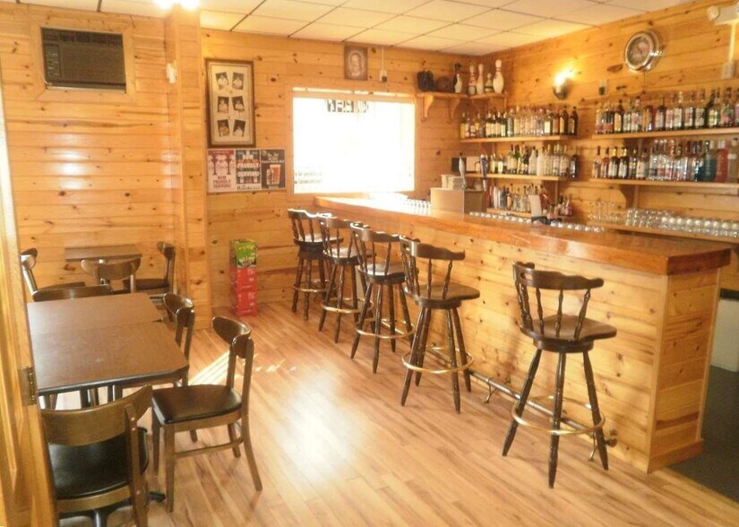 More Photos Of 1929 5th Ave E, Hibbing Sports And Entertainment For Sale