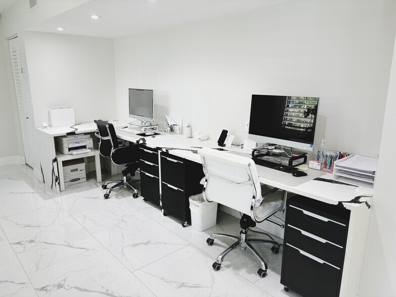 More Photos Of 301 SW 7th St, Fort Lauderdale Office For Sale