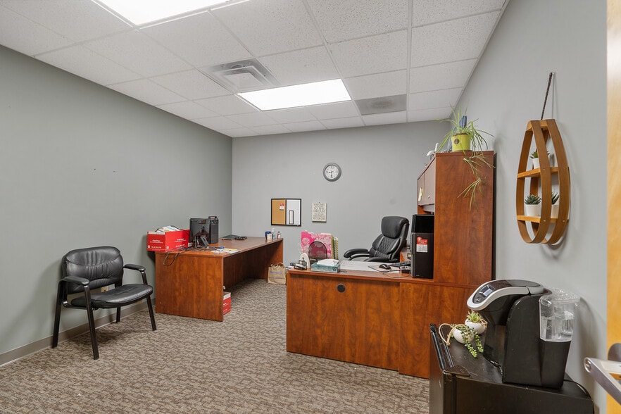 More Photos Of 34 Wright Ave, Auburn Truck Terminal For Sale