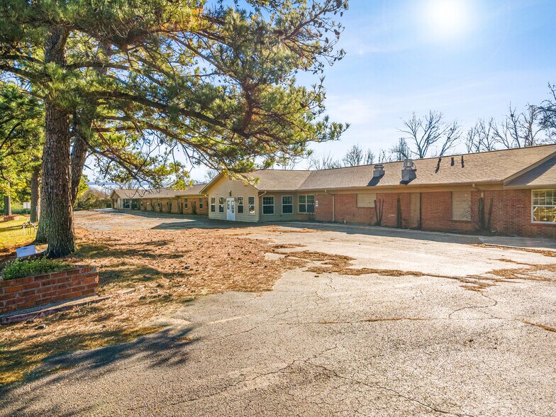 More Photos Of 102 Floyd St, Naples Specialty For Sale