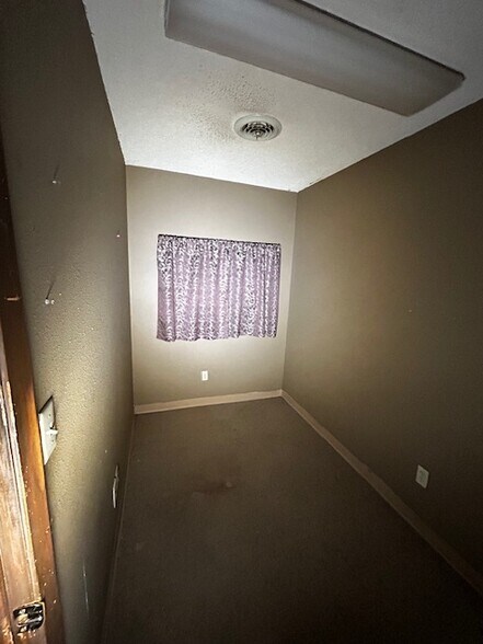 More Photos Of 2770 N Douglass St, Malden Storefront Retail Office For Sale