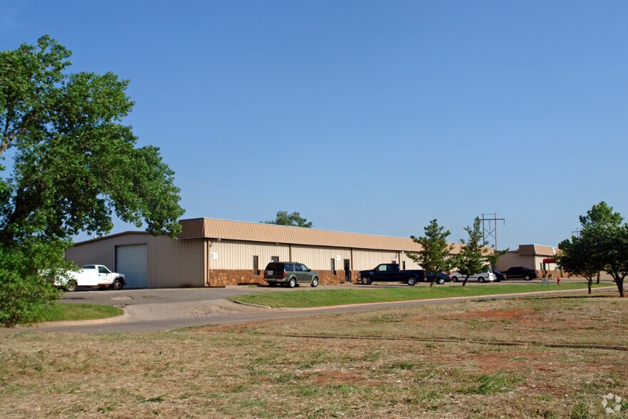 More Photos Of 8001 N Classen Blvd, Oklahoma City Unknown For Lease