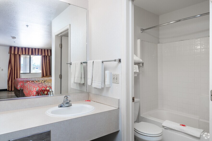 More Photos Of 1408 South Main St, Lordsburg Hotel For Sale