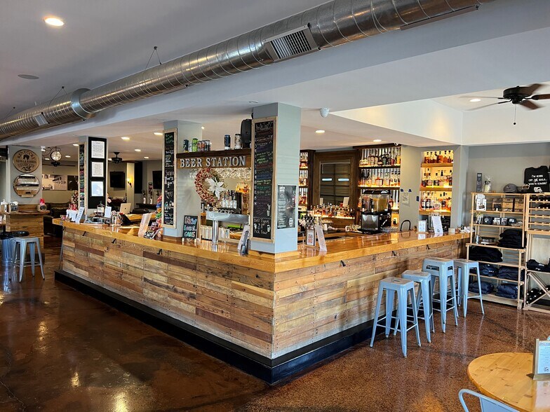 More Photos Of 2118 Bruce Ave, Louisville Restaurant For Sale