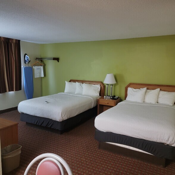 More Photos Of 3040 5th Ave S, Fort Dodge Hotel For Sale