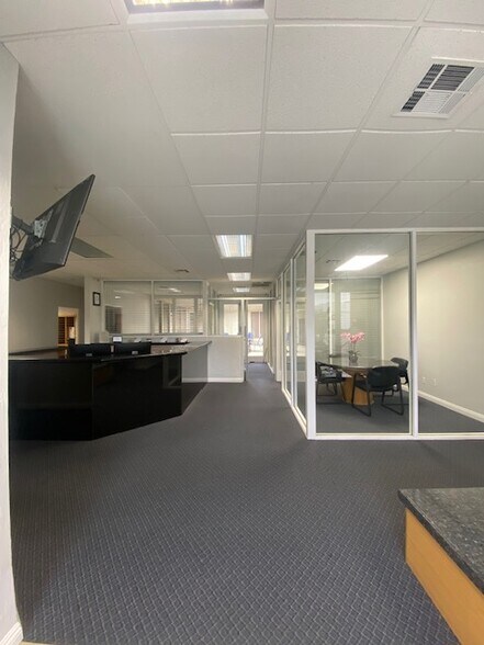 More Photos Of 17561 17th St, Tustin Office For Lease